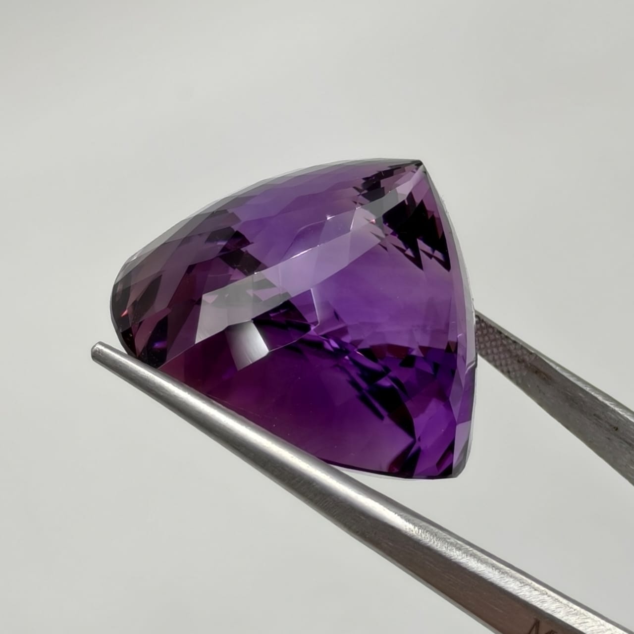 Natural Purple Amethyst Heart Shape – 126.75 Carats – Loupe Clean – Large Collector Gemstone – 34x30.7 mm – Ideal for Pendant or Display