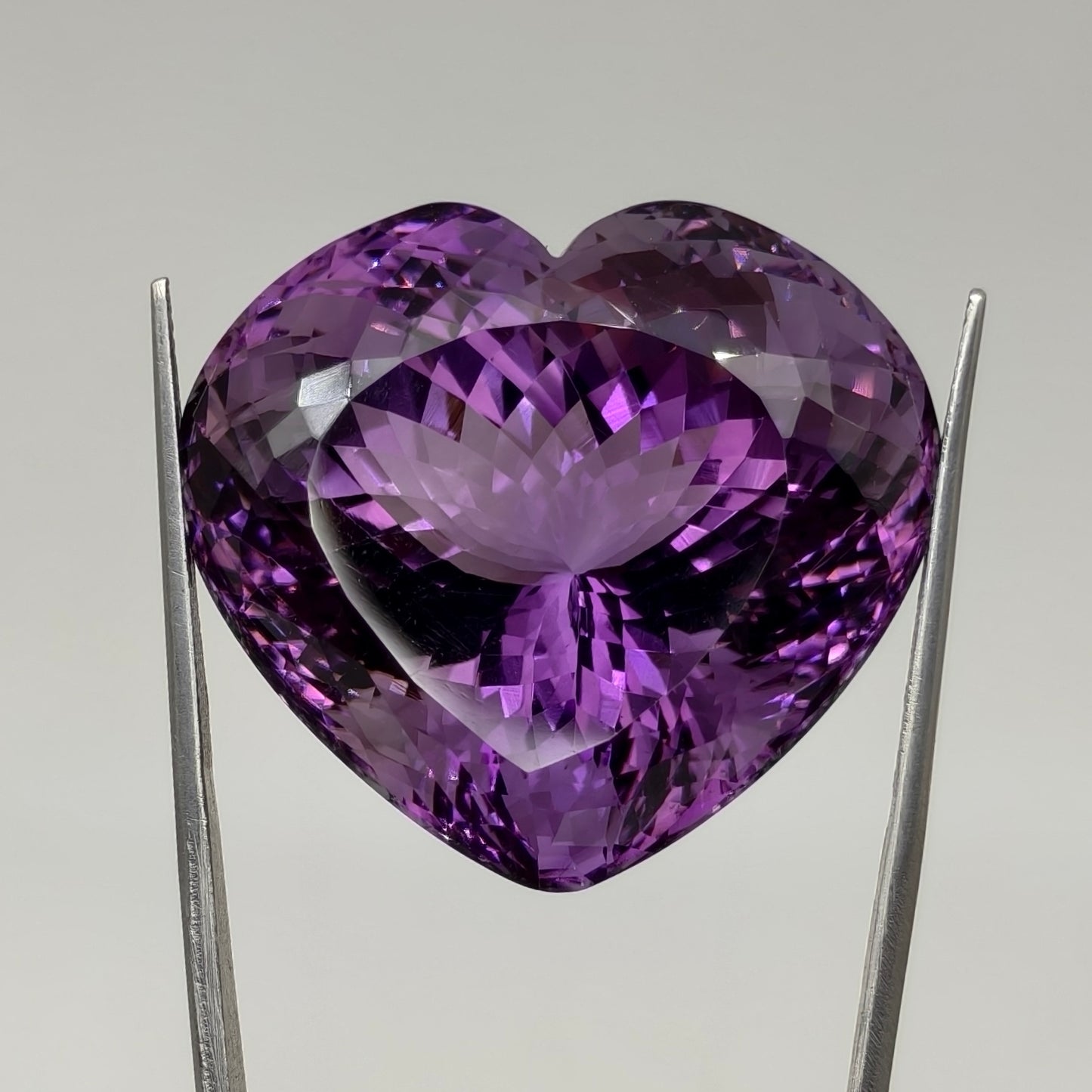 Natural Purple Amethyst Heart Shape – 126.75 Carats – Loupe Clean – Large Collector Gemstone – 34x30.7 mm – Ideal for Pendant or Display